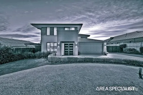 Property photo of 7 Landy Circuit Pakenham VIC 3810
