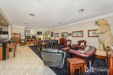 Property photo of 100 Adelaide Road Mannum SA 5238