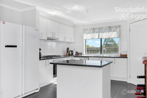 Property photo of 14 Barnes Way Koo Wee Rup VIC 3981