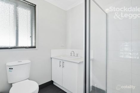 Property photo of 14 Barnes Way Koo Wee Rup VIC 3981