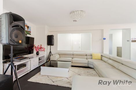 Property photo of 8 The Esplanade Taylors Hill VIC 3037
