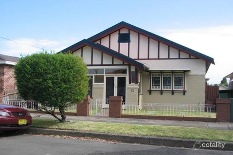 4 Hillcrest Ave, Ashfield, NSW 2131