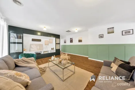 Property photo of 21 Condamine Avenue Manor Lakes VIC 3024