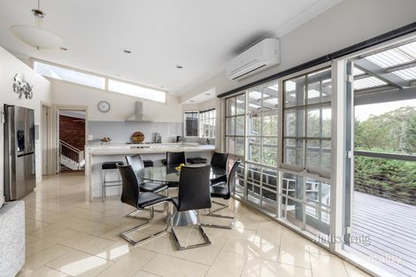 Property photo of 23 Laurel Hill Drive Eltham North VIC 3095