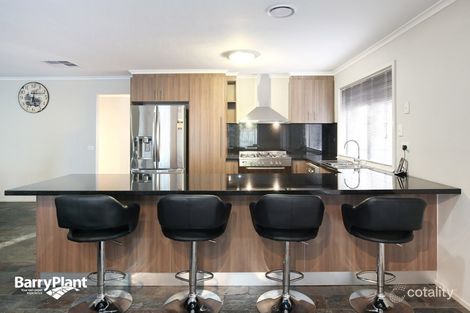 Property photo of 5 Miles Place Roxburgh Park VIC 3064