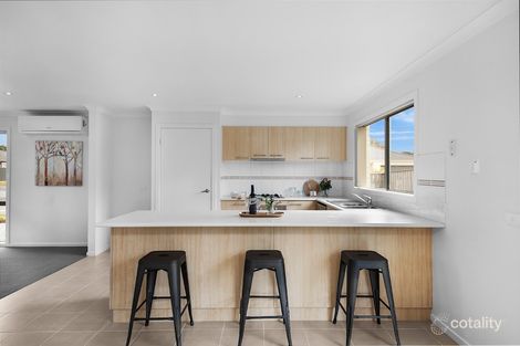 Property photo of 2 Hydrangea Drive Point Cook VIC 3030