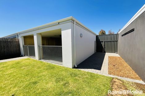 Property photo of 14 Stirling Grove Mandurah WA 6210