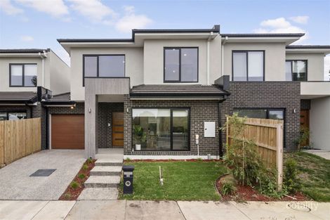 Property photo of 23 Toolang Court Mount Waverley VIC 3149