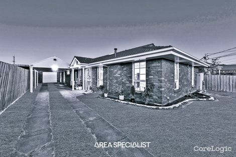 Property photo of 30 Locharn Crescent Keysborough VIC 3173
