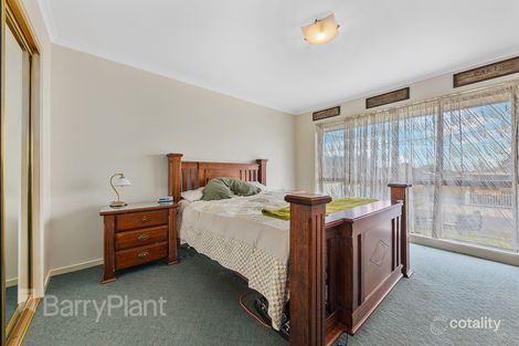 Property photo of 18 Charlbury Grove St Albans VIC 3021