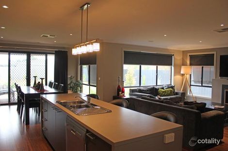 Property photo of 4 Octagonal Court New Gisborne VIC 3438