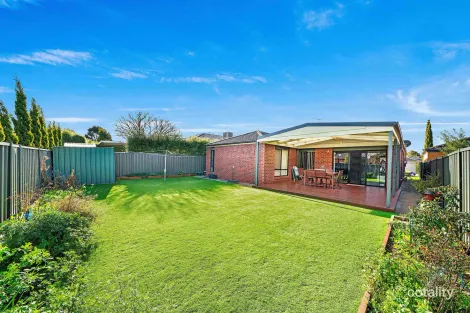 Property photo of 6 Clematis Crescent Manor Lakes VIC 3024