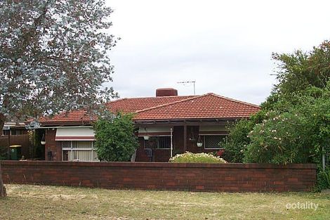 33 Ravenscroft Way, Kelmscott, WA 6111
