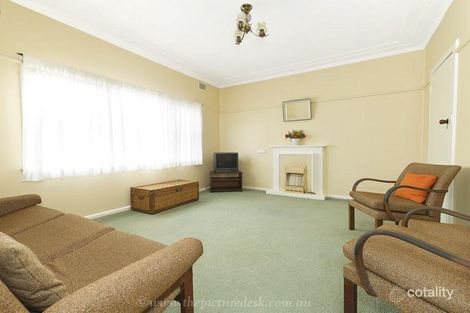 Property photo of 17 Fairport Street North Curl Curl NSW 2099