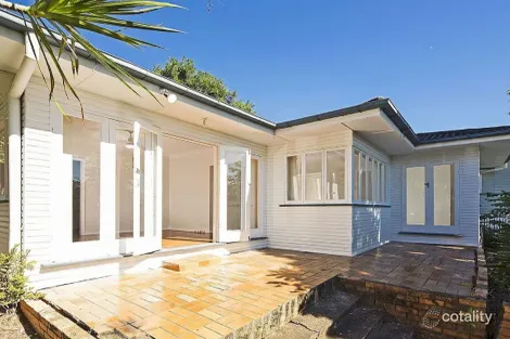 59 Oxley Dr, Holland Park, QLD 4121