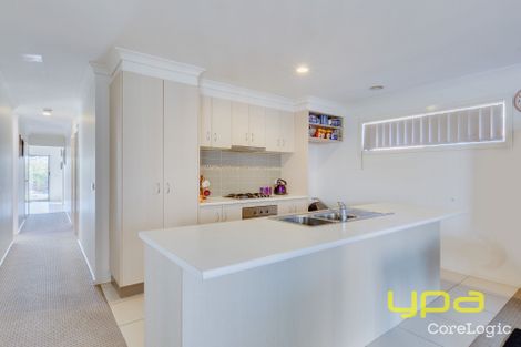 Property photo of 8 Erin Square Deer Park VIC 3023