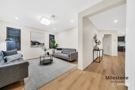 Property photo of 8 Tobin Way Lyndhurst VIC 3975