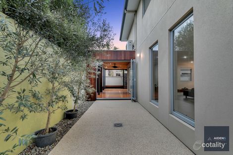 Property photo of 8 Lauriston Quay Caroline Springs VIC 3023