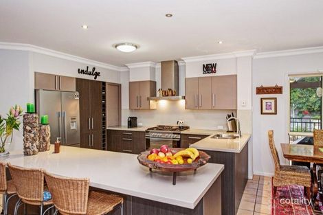 Property photo of 15 Brompton Place Brookfield QLD 4069