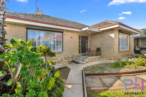 4 Arms St, Long Gully, VIC 3550