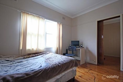 Property photo of 19 Chisholm Crescent Bradbury NSW 2560