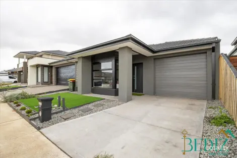 18 Sandon Cres, Donnybrook, VIC 3064