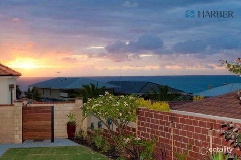 Property photo of 11 Volunteer Place Ocean Reef WA 6027