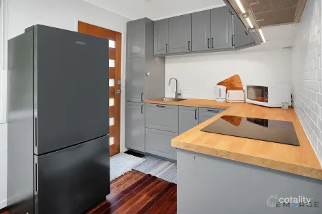 Property photo of 2/17 Park Road Yeronga QLD 4104