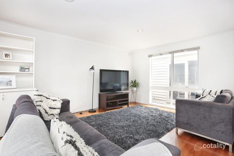 Property photo of 2 Broadford Crescent Macleod VIC 3085