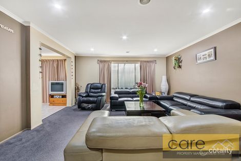 Property photo of 8 Peveril Crescent Cranbourne North VIC 3977