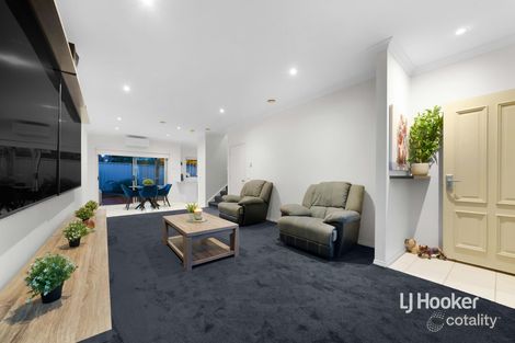 Property photo of 13/14 Mickleton Grove Point Cook VIC 3030