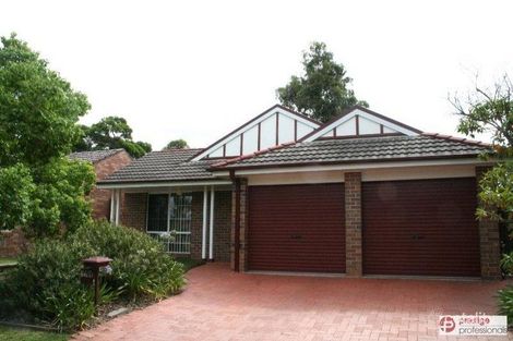 32 Paroo Ct, Wattle Grove, NSW 2173