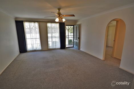 Property photo of 2/405 Kotthoff Street Lavington NSW 2641