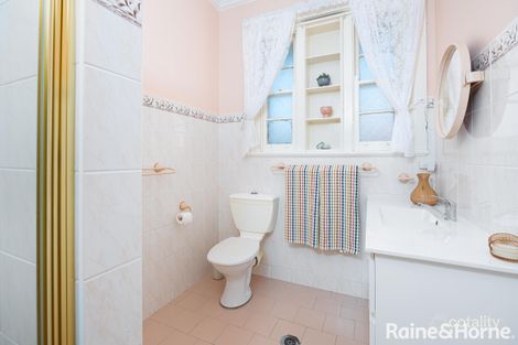 Property photo of 38 Copland Street Kooringal NSW 2650