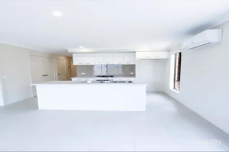 48 Lynwood Dr, Thornhill Park, VIC 3335