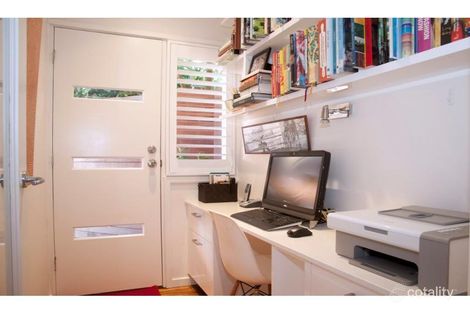 Property photo of 2/12 Crisp Street Hampton VIC 3188