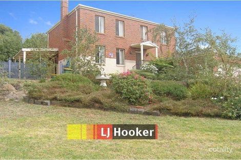 Property photo of 10 Fleming Terrace Pakenham VIC 3810