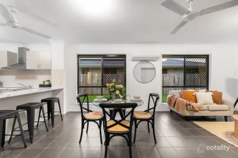 Property photo of 16 Voss Boulevard Heritage Park QLD 4118