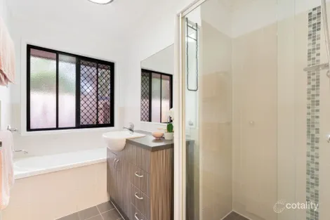 Property photo of 16 Voss Boulevard Heritage Park QLD 4118