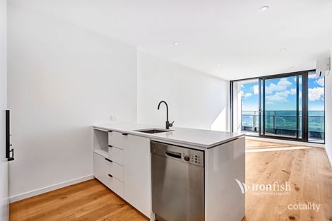 2005/8 Hallenstein St, Footscray, VIC 3011