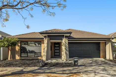 Property photo of 13 Starlight Gardens Epping VIC 3076