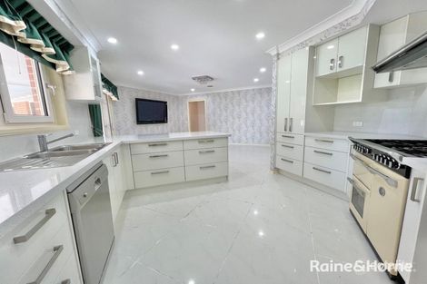 Property photo of 13 Roxburgh Drive Kelso NSW 2795