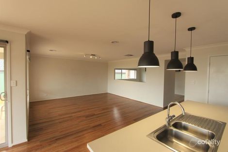 Property photo of 22 Tantoon Circuit Forest Hill NSW 2651