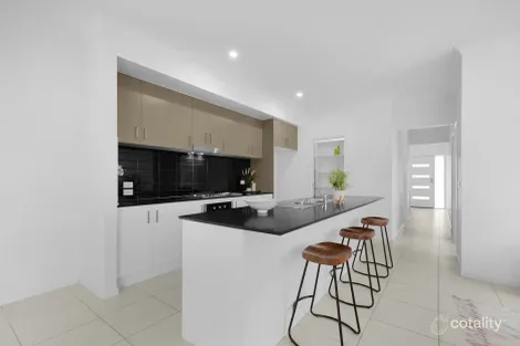 Property photo of 104 Spearmint Boulevard Manor Lakes VIC 3024