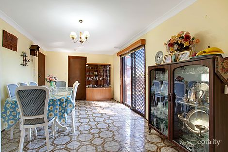 Property photo of 20 Macintyre Crescent Ruse NSW 2560