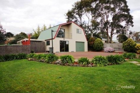 Property photo of 2 View Point Drive Chirnside Park VIC 3116