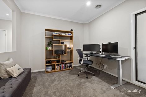 Property photo of 30 De Havilland Circuit Williams Landing VIC 3027