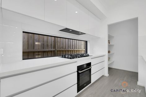 Property photo of 8 Rhubarb Place Mickleham VIC 3064