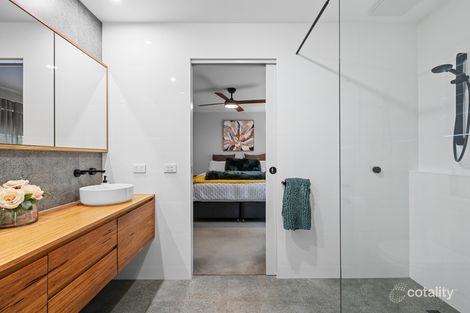 Property photo of 32 Landale Drive Strathdale VIC 3550