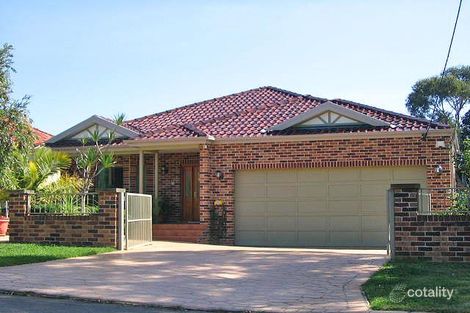 22 Hewitt St, Greenacre, NSW 2190